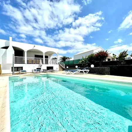 Encantadora Villa Con Piscina Privada, Wifi, A/C, Bbq, Playa Blanca *